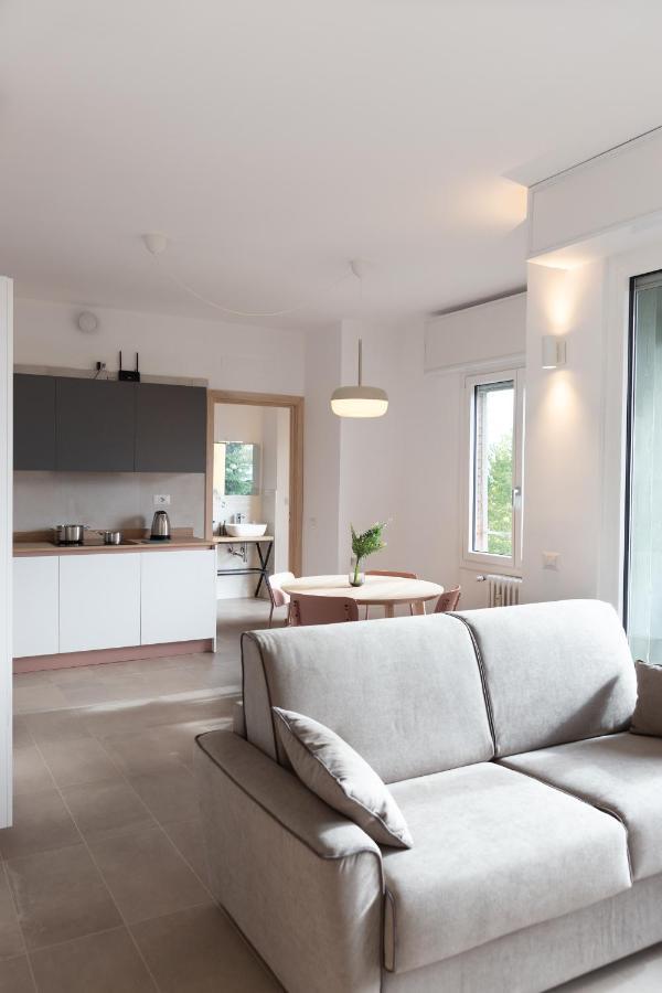 New Exclusive Melegnano Apartments- Near Train Station Extérieur photo
