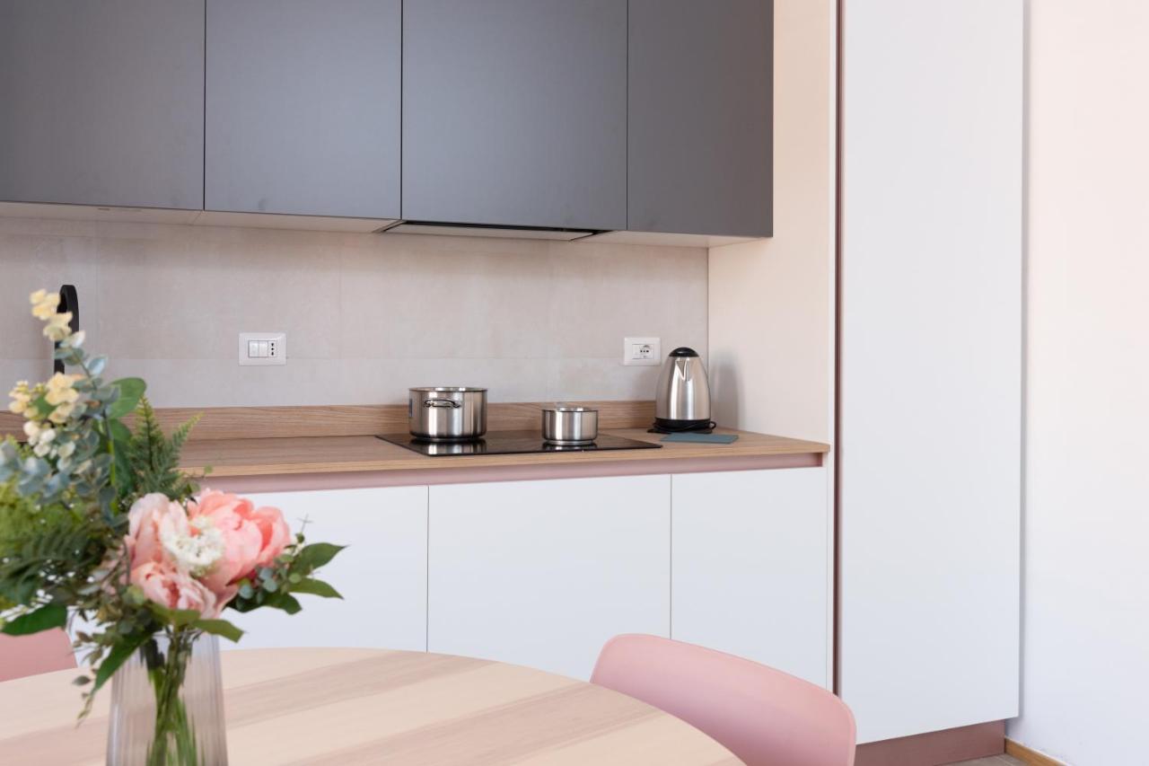 New Exclusive Melegnano Apartments- Near Train Station Extérieur photo